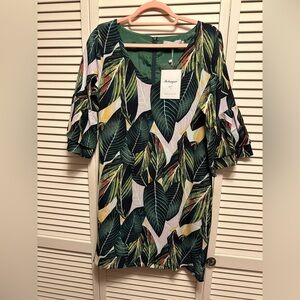 NWT Belongsci Small Oversized Floral Leaf Bell Sleeve Dress. PTP 19”